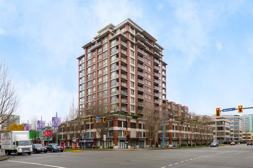 {{alt}} | Card Image