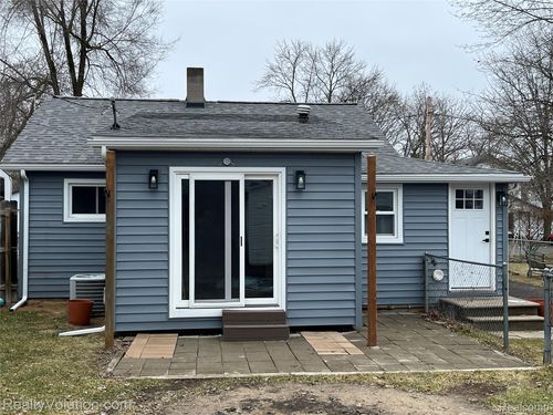 4723 4th St, Columbiaville, MI, 48421-9135 | Card Image