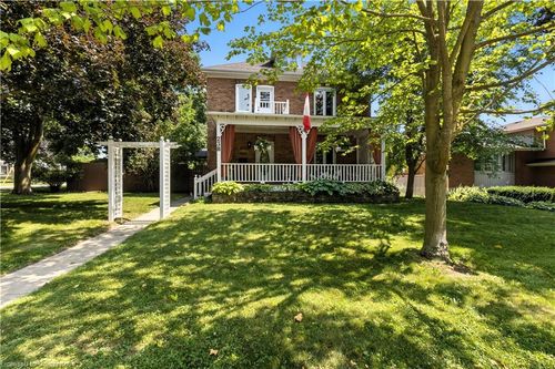 238 Maple St, Cambridge, ON, N3C1T2 | Card Image