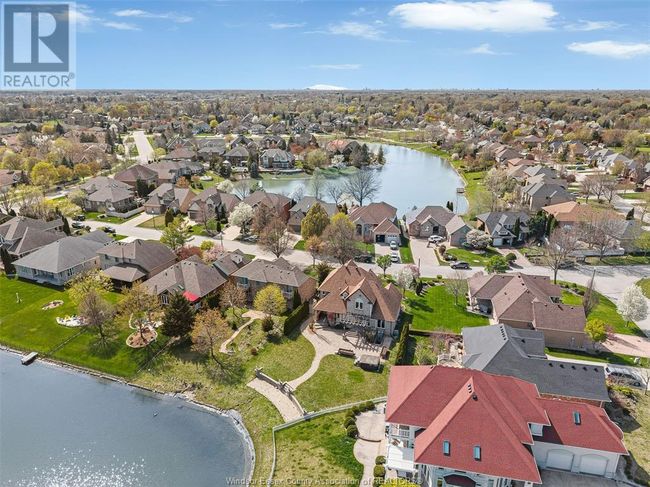 4520 Centre Lake Dr, House other with 5 bedrooms, 4 bathrooms and null parking in Windsor ON | Image 45