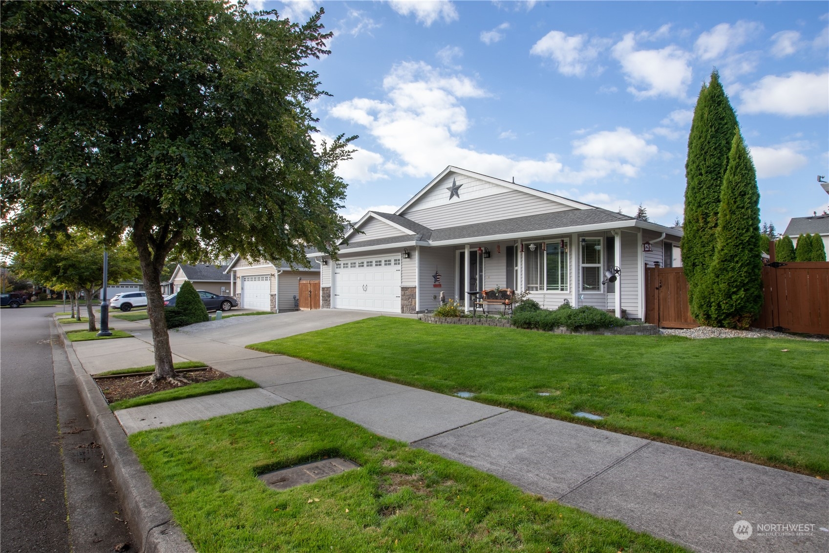 Sadie St, Lacey, WA 98516