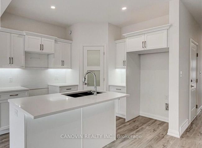 UNIT-4 - 1 Miller Dr, Condo with 3 bedrooms, 3 bathrooms and 1 parking in Lucan ON | Image 5