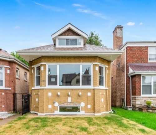 8240 S Wolcott Ave, CHICAGO, IL, 60620-5332 | Card Image