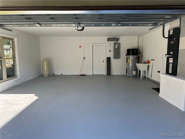 Garage | Image 25