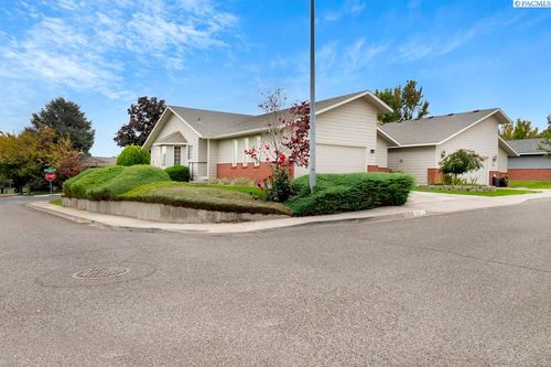 3001 S Neel Place, Kennewick, WA, 99337 | Card Image