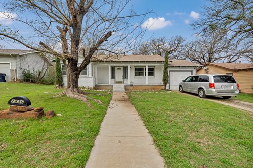 1836 Junius St, Fort Worth, TX, 76103-2041 | Card Image