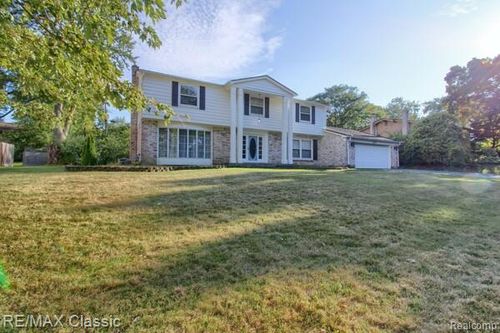 5527 Haverhill, West Bloomfield, MI, 48322-4010 | Card Image