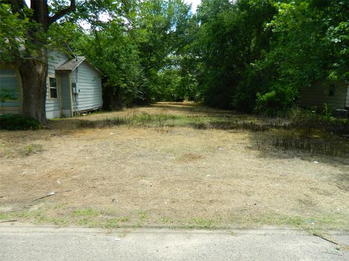 717 S 4th St, Bonham, TX, 75418-4604 | Card Image