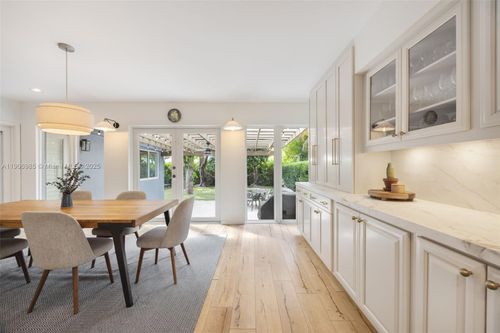 7220 Sw 53rd Ct, Miami, FL, 33143-5818 | Card Image