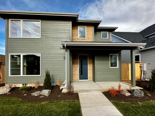 18-21162 Beall Dr, Bend, OR, 97701-1500 | Card Image