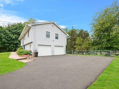 215 Old Haverstraw Rd, Congers, NY, 10920-1210 | Card Image