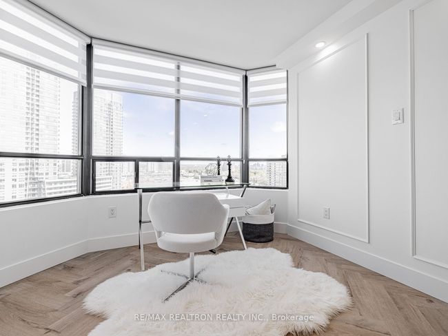 1611 - 7420 Bathurst St, Condo with 3 bedrooms, 2 bathrooms and 1 parking in Thornhill ON | Image 12
