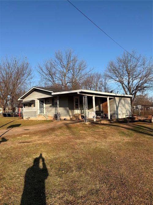 122 W 2nd St, Davenport, OK, 74026 | Card Image