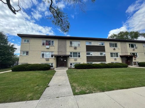 68 W Elizabeth Dr, Addison, IL, 60101-2767 | Card Image