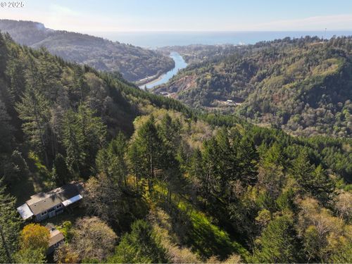 17360 Mountain Dr, Brookings, OR, 97415-9298 | Card Image