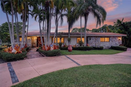 8461 Sw 68th Street Rd, Miami, FL, 33143-2441 | Card Image