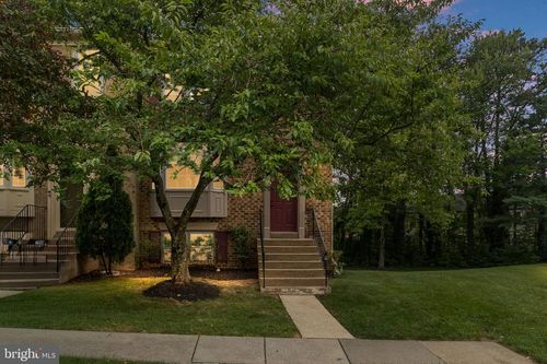 4215 Sleepy Lake Dr, FAIRFAX, VA, 22033-2841 | Card Image