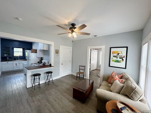2-715 W Hollywood Ave, San Antonio, TX, 78212-2628 | Card Image