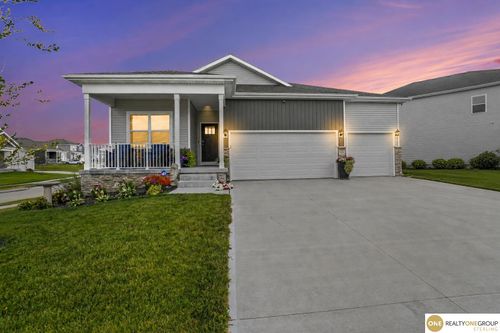 17511 Virginia St, Omaha, NE, 68136-1729 | Card Image