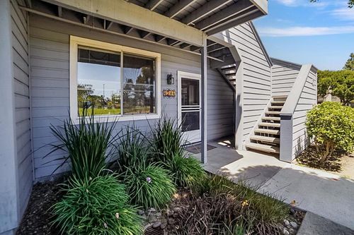 a-421 Cork Harbour Cir, Redwood City, CA, 94065-1608 | Card Image