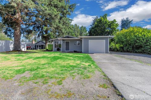 970 Johns Rd E, Tacoma, WA, 98445-2521 | Card Image