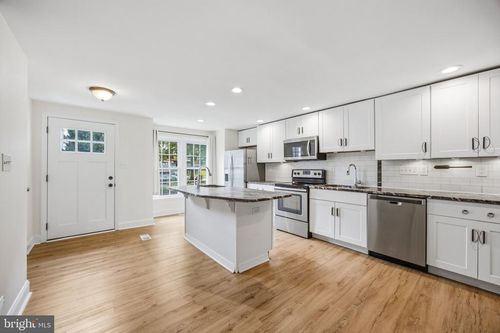8609 Hawk Run Ter, MONTGOMERY VILLAGE, MD, 20886-4372 | Card Image