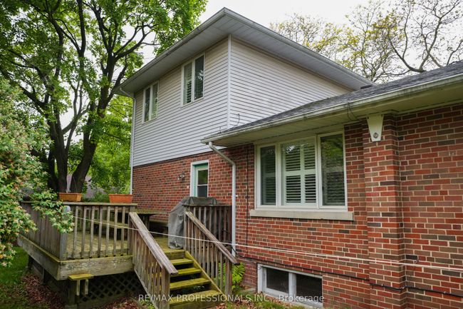 88 Valecrest Dr, House other with 4 bedrooms, 2 bathrooms and 4 parking in Etobicoke ON | Image 15