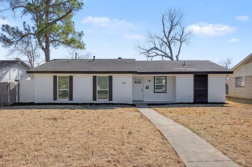 806 Laguna Dr, Garland, TX, 75043-2637 | Card Image