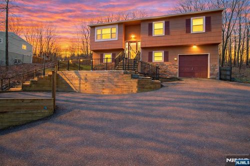 142 Valley View Dr, ROCKAWAY, NJ, 07866-1509 | Card Image