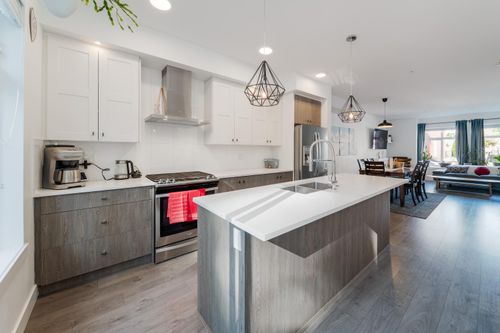 66-24108 104 Ave, Maple Ridge, BC, V2W0J5 | Card Image