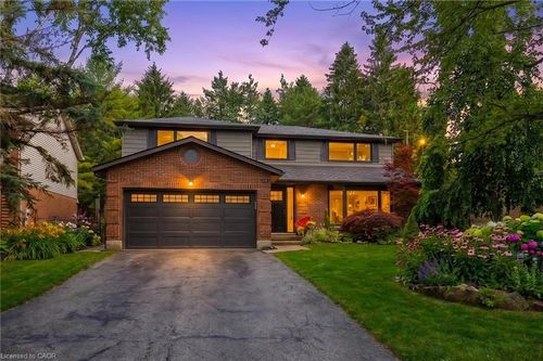 450 Winchester Dr, Waterloo, ON, N2T1J1 | Card Image