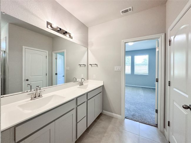 Primary Bathroom | Image 23