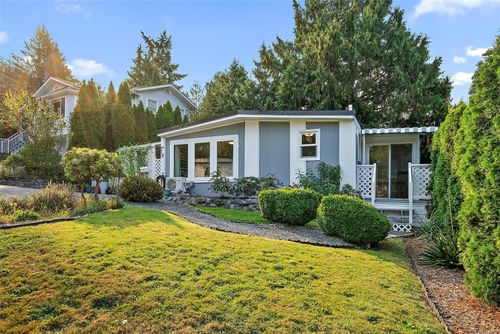 19-2587 Selwyn Rd, Victoria, BC, V9B4V4 | Card Image