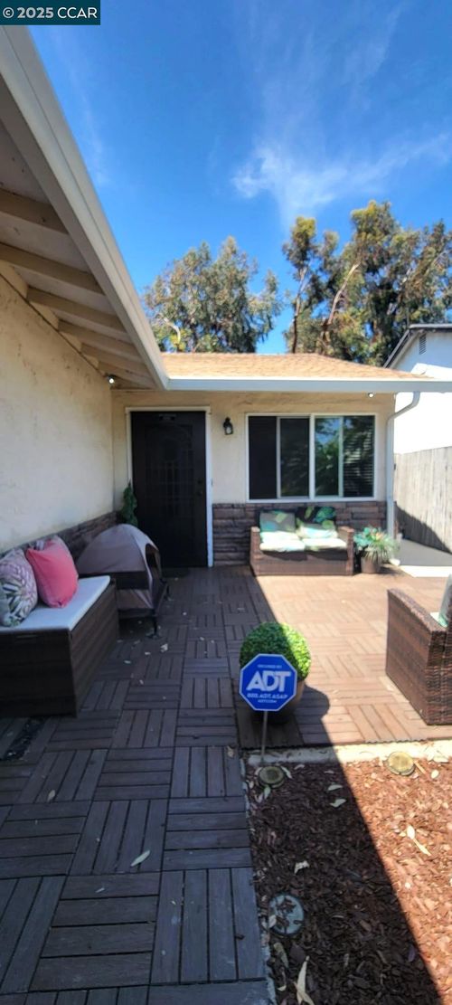 97 E Trident Dr, Pittsburg, CA, 94565-3566 | Card Image