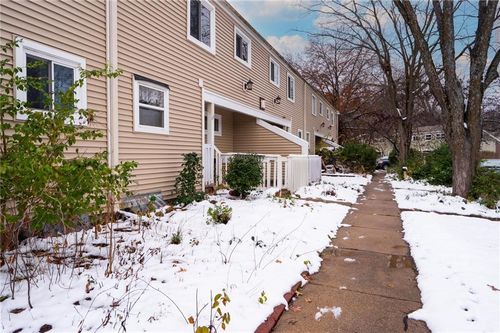 apt-100-255 N Michigan St, Lawrence, KS, 66044-1085 | Card Image