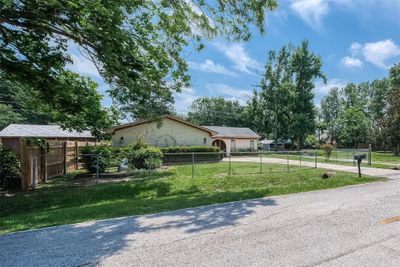 21834 Roseville Drive, House other with 4 bedrooms, 3 bathrooms and null parking in Spring TX | Image 2