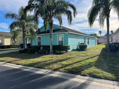 345 Reserve Drive, Townhouse with 5 bedrooms, 3 bathrooms and null parking in Davenport FL | Image 3