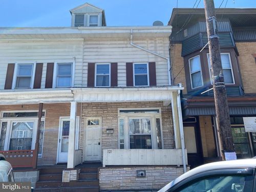 121 W Main St, GIRARDVILLE, PA, 17935-1718 | Card Image