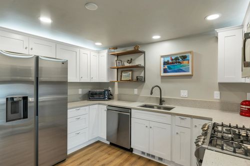 3 Trafford Rd, Hampton, NH, 03842-4032 | Card Image