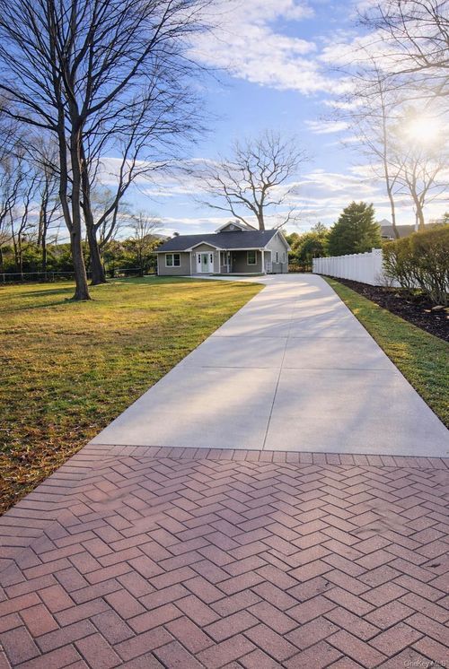 56 Wylde Rd, Mount Sinai, NY, 11766-2401 | Card Image