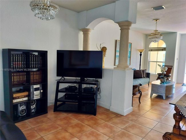 953 Sw 149 Th Ct, Townhouse with 4 bedrooms, 3 bathrooms and null parking in Miami FL | Image 7