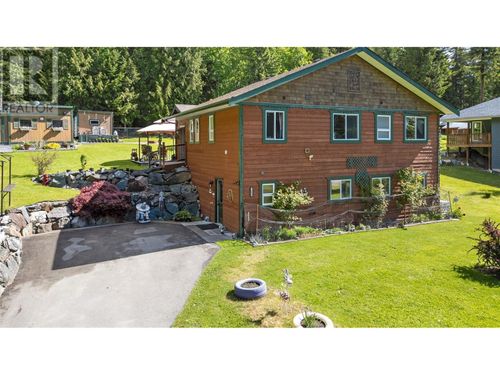 7688 Mountain Dr, Anglemont, BC, V0E1M8 | Card Image