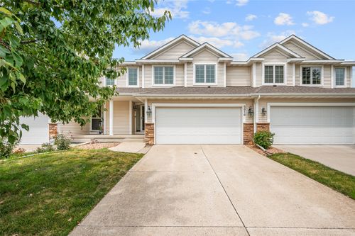 5916 Sapphire Cir, Johnston, IA, 50131-2057 | Card Image