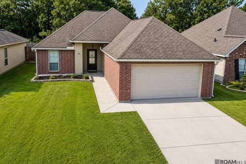11537 Mary Lee Dr, Denham Springs, LA, 70726-7049 | Card Image
