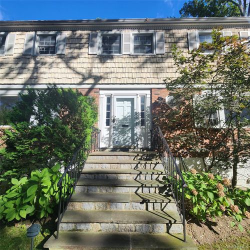 24 Highridge Rd, Hartsdale, NY, 10530-3605 | Card Image