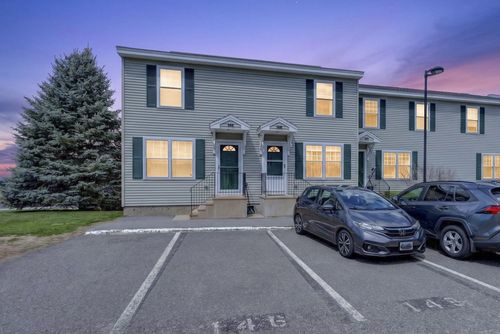 148 Karatzas Ave, Manchester, NH, 03104-6652 | Card Image