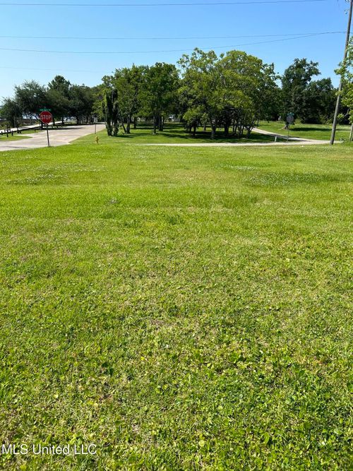 3032 Race Track Rd, D'Iberville, MS, 39540-5448 | Card Image