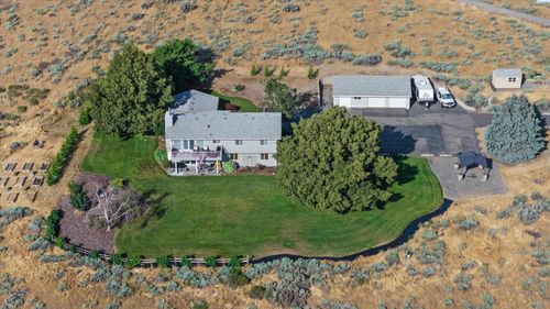 703 S 48th Ave, West Richland, WA, 99353-8472 | Card Image