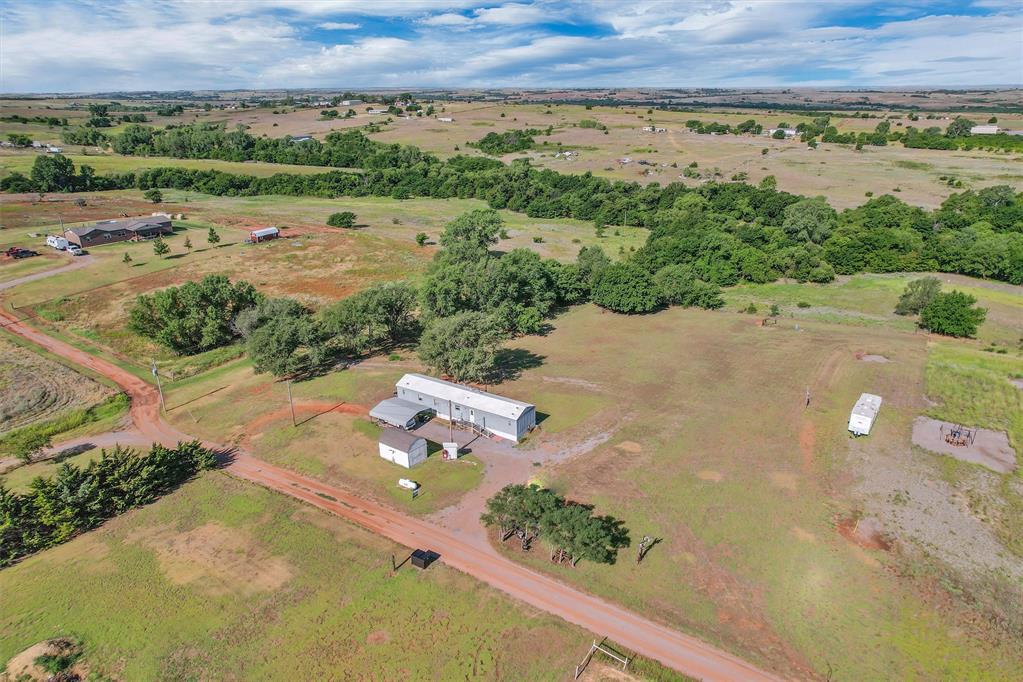 1032 Rd, Hammon, OK 73650