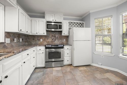 9817 Siegen Ln, Baton Rouge, LA, 70810-4704 | Card Image